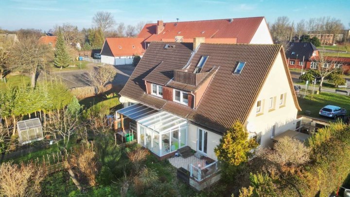Doppelhaushälfte mit großem Grundstück – flexibel nutzbar in zentraler Ortslage im Norden Rügens