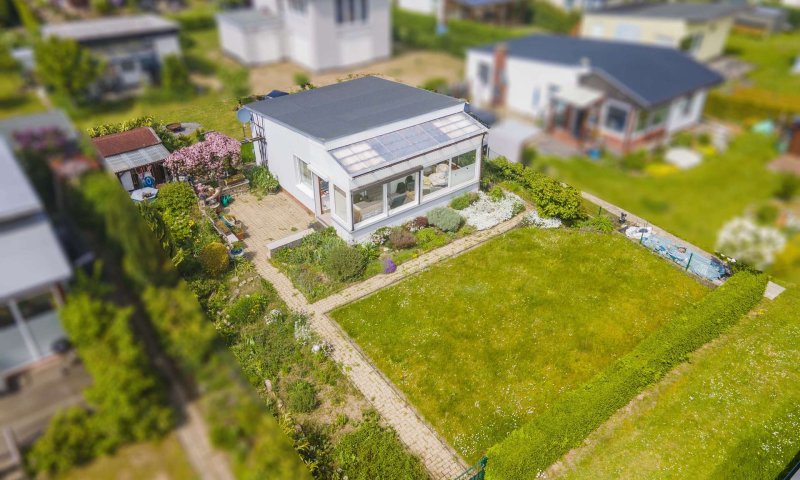 Eigentumsgrundstück mit Ferienbungalow mit Wasserblick in Drigge auf der Insel Rügen