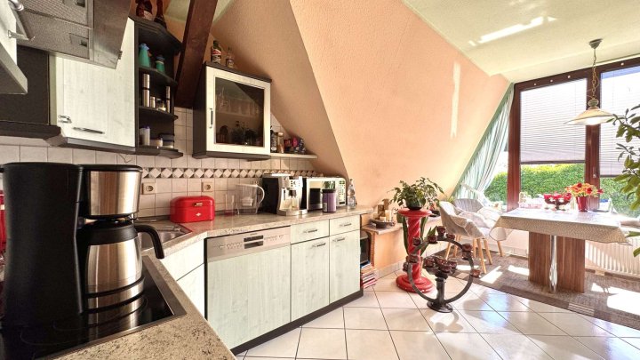 Zweifamilienhaus mit großem Grundstück in Alleinlage
