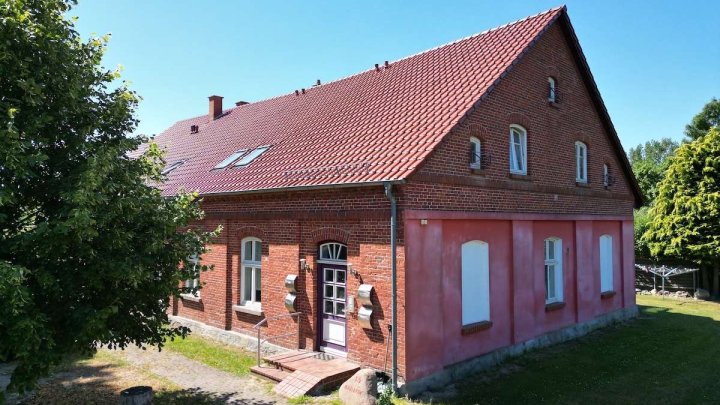 Mehrfamilienhaus (Doppelhaushälfte) – Kapitalanlage mit stabilen Mieteinnahmen
