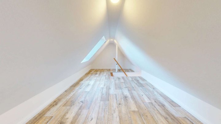 Haus mit 2 Wohneinheiten am Wasser – Wohnen, wo andere Urlaub machen