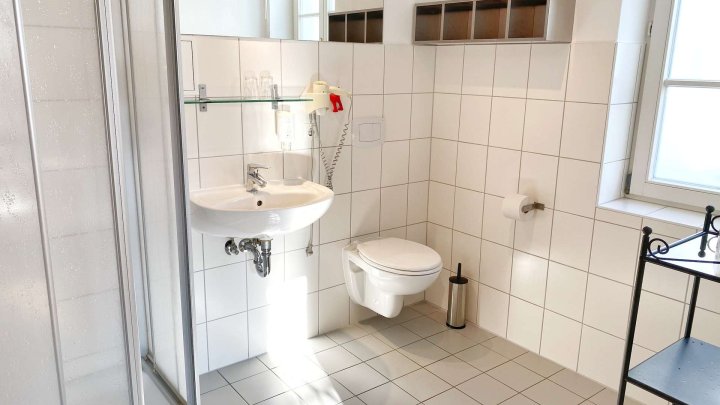 Stilvolles Appartementhaus mit 11 Ferienwohnungen an der Uferpromenade der Altstadt von Sassnitz
