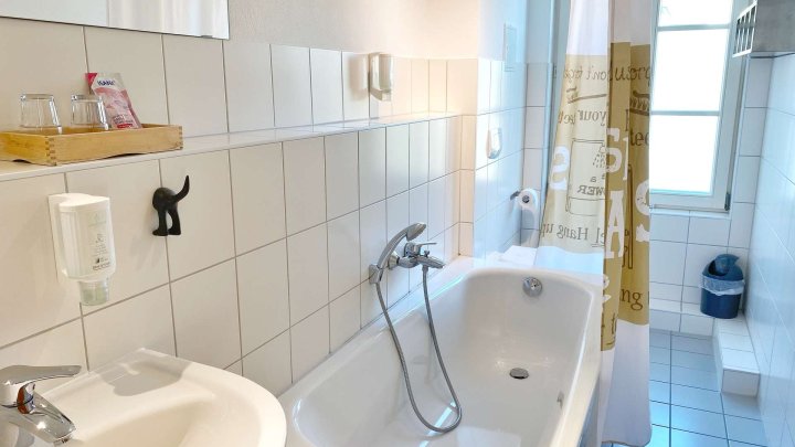 Stilvolles Appartementhaus mit 11 Ferienwohnungen an der Uferpromenade der Altstadt von Sassnitz